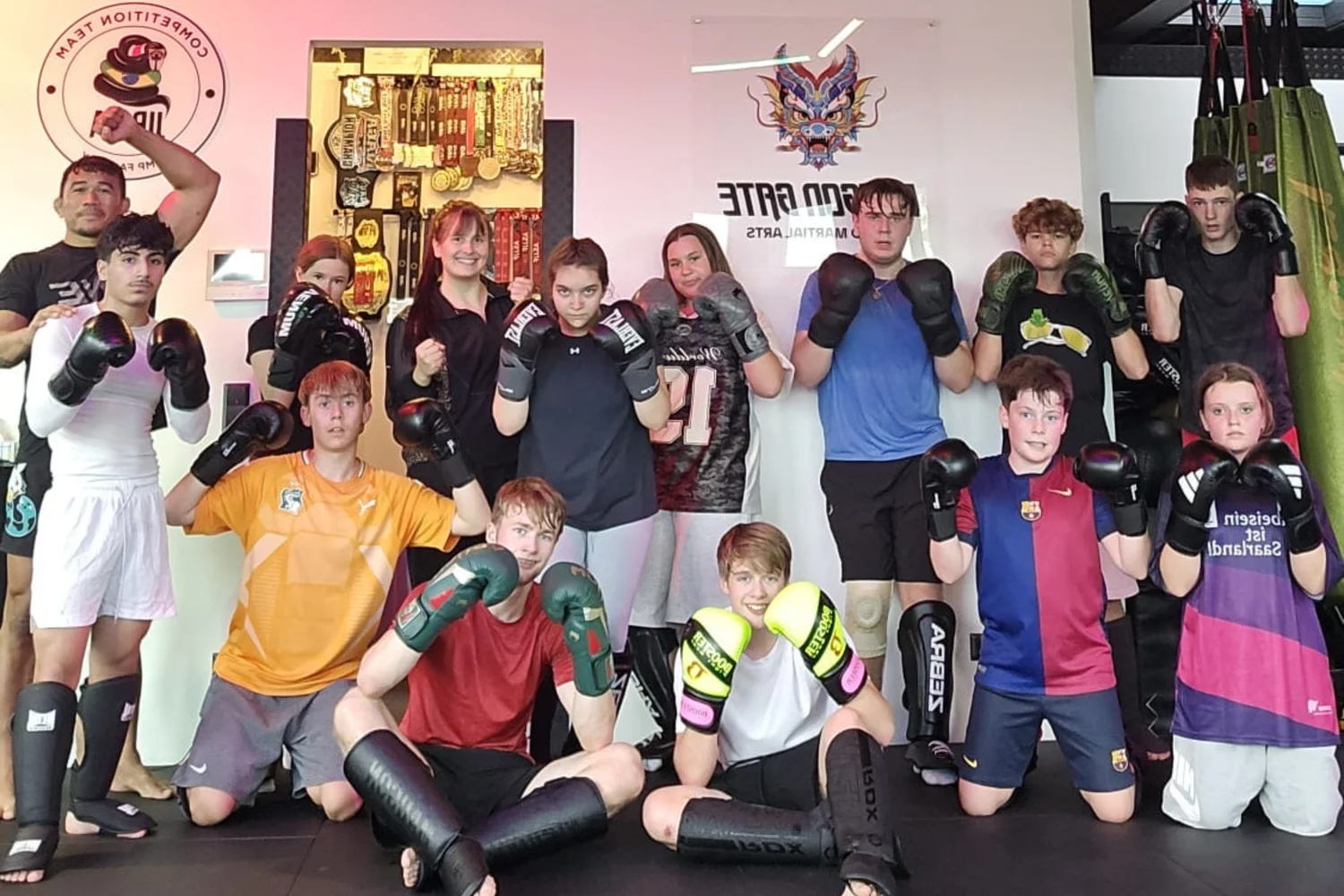 Teens-Gruppe beim Striking-Training