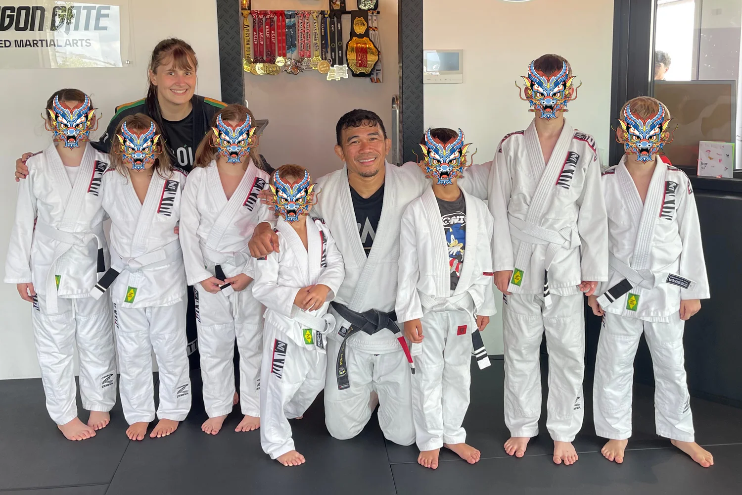 Kids-Gruppe mit Trainerteam