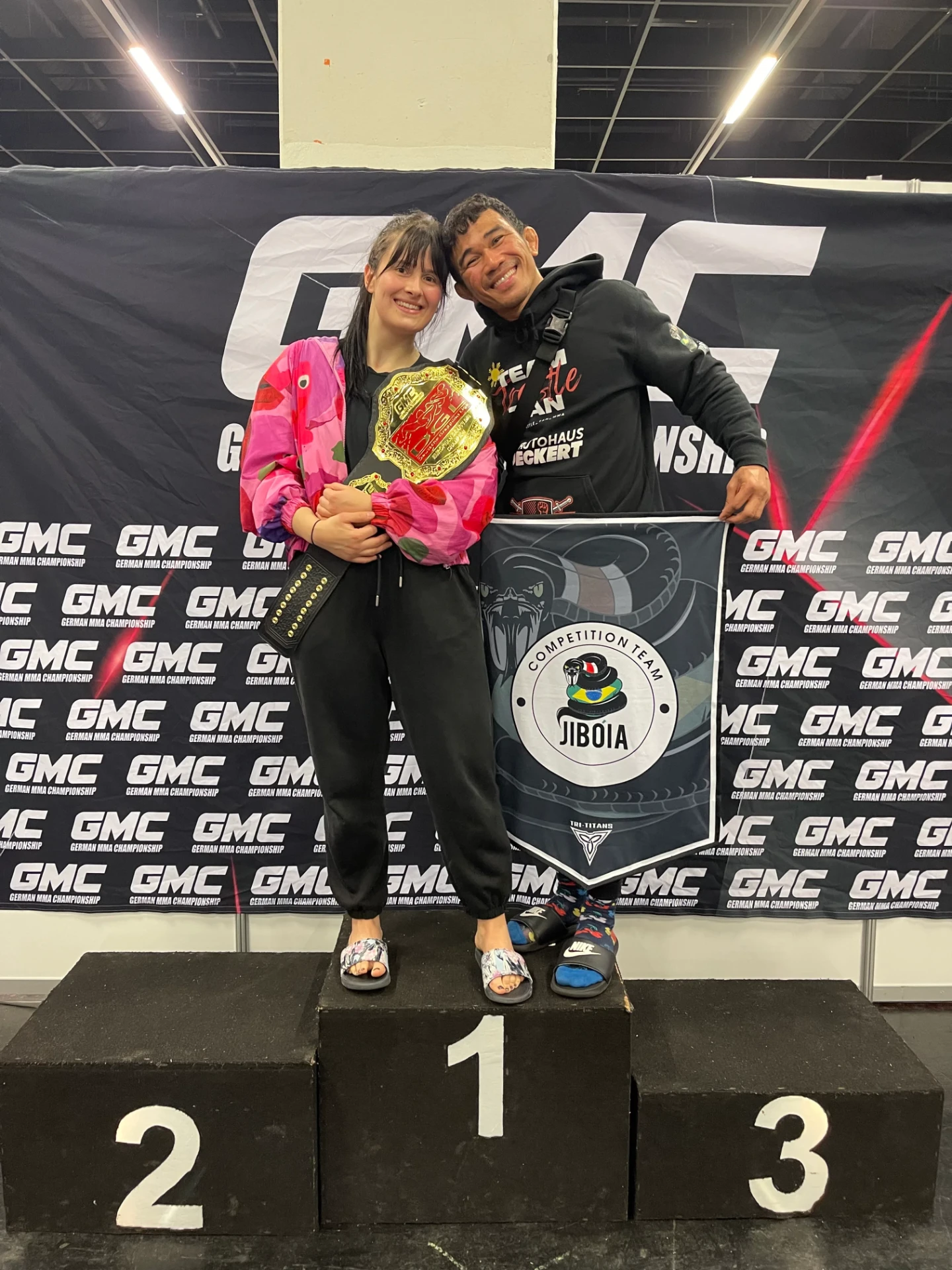 Kim mit GMC-Gürtel und Jun bei der German MMA Championship
