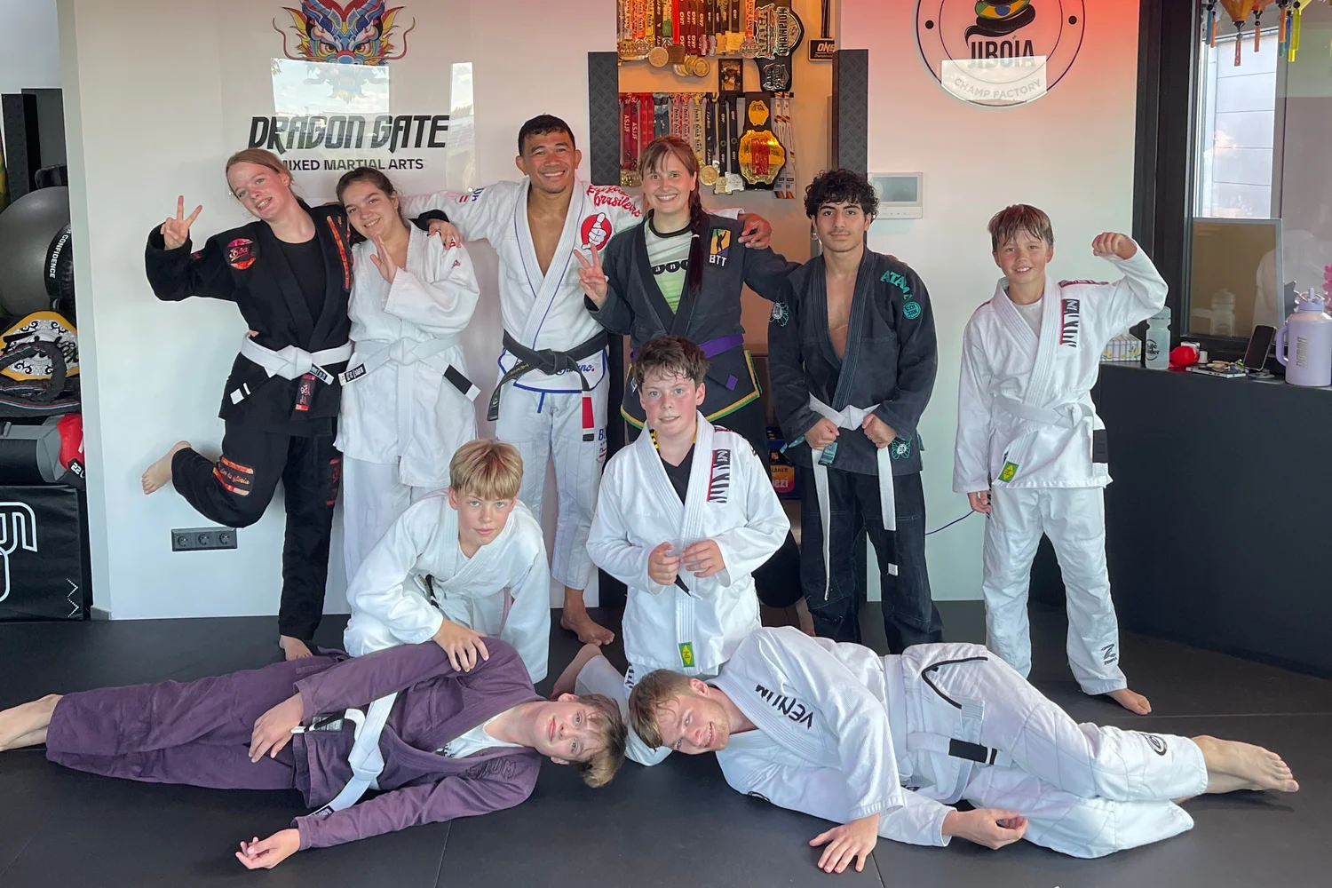 Kids- und Teens-Gruppe im BJJ-Gi
